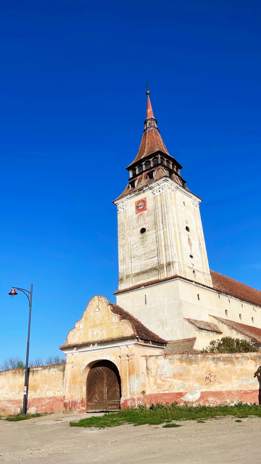 Transilvania – In cautarea bisericilor fortificate – Harman si Feldioara